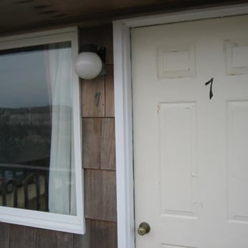 Sail Inn - Our room. Windy on the corner! - American Near Me - Montauk, New York Sail Inn - Our room. Windy on the corner! - American Near Me - Montauk, New York