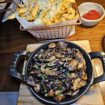 The Great Oak Steakhouse - FRITES & MUSHROOMS - Steakhouses Near Me - Temecula, California The Great Oak Steakhouse - FRITES & MUSHROOMS - Steakhouses Near Me - Temecula, California