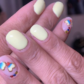 B Shabelle - Gel Manicure - Nail Salons Near Me - Brooklyn, New York