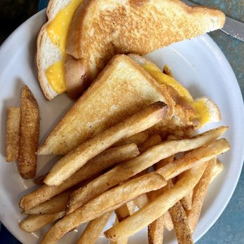 Gill's By The Bay - Kids grilled cheese - Seafood Near Me - Eureka, California Gill's By The Bay - Kids grilled cheese - Seafood Near Me - Eureka, California