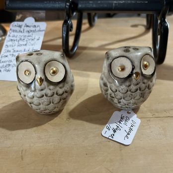Breakaway Design & Antiques - Owl Salt/Pepper Shakers - Antiques Near Me - Wells, Maine Breakaway Design & Antiques - Owl Salt/Pepper Shakers - Antiques Near Me - Wells, Maine