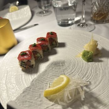 Black+Blue Toronto - Tuna roll app for winterlicioua - Steakhouses Near Me - Toronto, Ontario