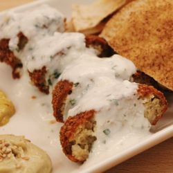 La Cocina de Gucho - Falafel 'Autorizado' del Ebla con hummus y baba ganoush