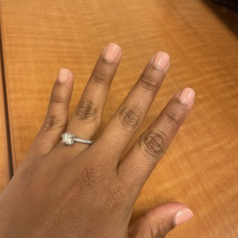 Lavish Nail Bar - I didn't take a picture the day off but even after a week they look nice. Gel manicure - Nail Salons Near Me - Miramar, Florida