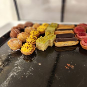 American Airlines Flagship Lounge - a variety of pastries - Airport Lounges Near Me - Miami, Florida American Airlines Flagship Lounge - a variety of pastries - Airport Lounges Near Me - Miami, Florida