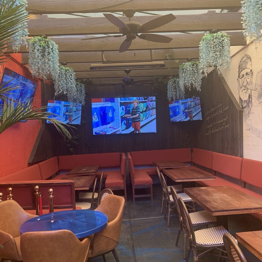 Blue Birdy - Gorgeous outdoor patio with TV's. Perfect for hosting your next party! - Gastropubs Near Me - West Hollywood, California Blue Birdy - Gorgeous outdoor patio with TV's. Perfect for hosting your next party! - Gastropubs Near Me - West Hollywood, California