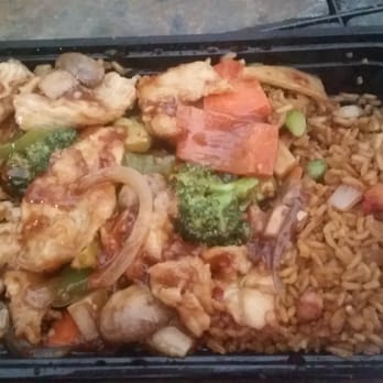 East China - My lady's Chicken with Garlic combo. She liked it! - Chinese Near Me - Apple Valley, Minnesota