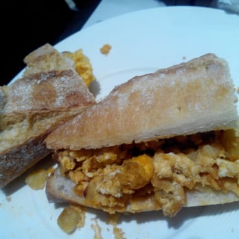 La Abadía de Los Peques - Bocata Huevos rotos con patatas y chistorra. - Spanish Near Me - Valencia, V La Abadía de Los Peques - Bocata Huevos rotos con patatas y chistorra. - Spanish Near Me - Valencia, V