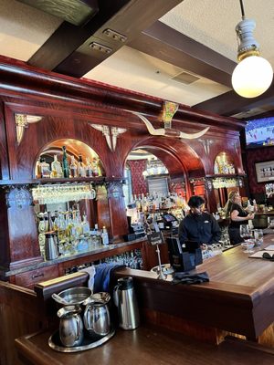 Far Western Tavern by null