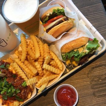 Shake Shack Uptown Plaza - Camelback & Central - Burgers Near Me - Phoenix, Arizona Shake Shack Uptown Plaza - Camelback & Central - Burgers Near Me - Phoenix, Arizona