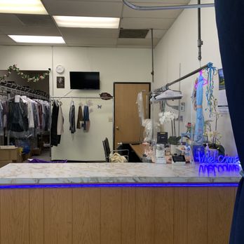 Ideal Cleaners - Check-in Area - Laundry Services Near Me - Santa Clara, California Ideal Cleaners - Check-in Area - Laundry Services Near Me - Santa Clara, California