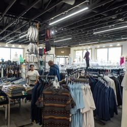 Modas Marilyn  - Peek at some of the Men's selection of clothing in store.