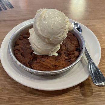 BJ's Restaurant & Brewhouse - Regular Pizooke (free for Veterans on 'Veteran's Day') - Breweries Near Me - Tucson, Arizona BJ's Restaurant & Brewhouse - Regular Pizooke (free for Veterans on 'Veteran's Day') - Breweries Near Me - Tucson, Arizona