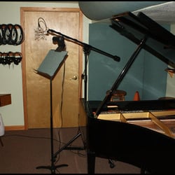 Derryberry's Recording Studio - Yamaha C7 Grand Piano in Derryberry's Piano/Vocal booth