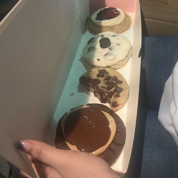 Crumbl - Pasco - Bakeries Near Me - Pasco, Washington