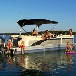 Enjoy family time bonding on the lake!