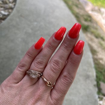 Love Nails & Spa - Pinky nail miss shaped after having to get it fixed after a 3 day old fill in. - Nail Salons Near Me - Knoxville, Tennessee