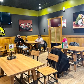 Happy Bites Burger & Wings - Tinley Park - Restaurant Interior - Burgers Near Me - Tinley Park, Illinois