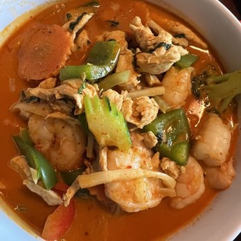 Viet Thai Cafe - Red curry with shrimp and chicken - Thai Near Me - York, Pennsylvania