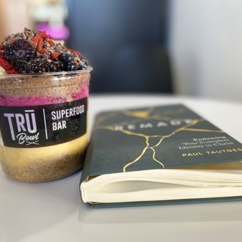 Trū Bowl - Pitaya layered with matcha, mango, expreesso chia pudding, and almond butter. Delicious! - Acai Bowls Near Me - Upland, California Trū Bowl - Pitaya layered with matcha, mango, expreesso chia pudding, and almond butter. Delicious! - Acai Bowls Near Me - Upland, California