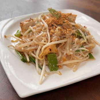 Prik Nam Pla - Tofu Pad Thai - Thai Near Me - Somerville, Massachusetts Prik Nam Pla - Tofu Pad Thai - Thai Near Me - Somerville, Massachusetts
