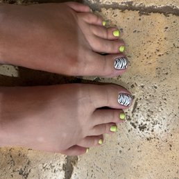 Cute toe nail design