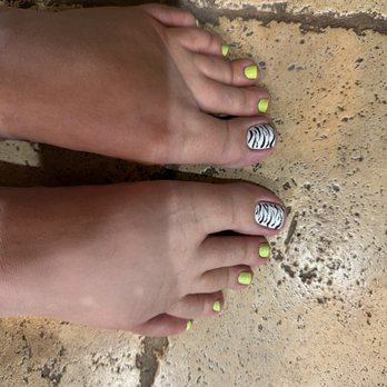 Polish Room 1 - Glendale - Cute toe nail design - Waxing Near Me - Glendale, Arizona Polish Room 1 - Glendale - Cute toe nail design - Waxing Near Me - Glendale, Arizona
