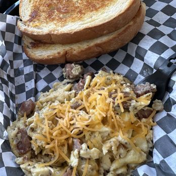 Ruthie's Cafe - Deconstructed chicken sausage sandwich - Cafes Near Me - Dallas, Texas