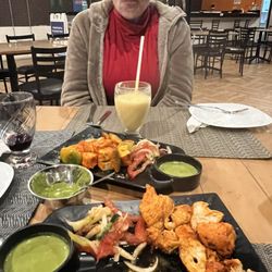 EVEREST CURRY HOUSE - Tandoori chicken , paneer tikka dry