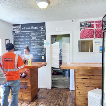Branford Farm Stand - Ordering counter - Mexican Near Me - Branford, Florida