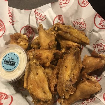 Slim Chickens - Lemon pepper (dry rub) chicken 20 Wings Platter (1/2 of the order) - Chicken Wings Near Me - Plainfield, Illinois
