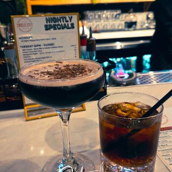Circle City Tavern - Date night, Hubby & Wifey - Gastropubs Near Me - Corona, California Circle City Tavern - Date night, Hubby & Wifey - Gastropubs Near Me - Corona, California