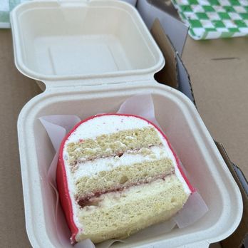 Quarter Sheets - Princess cake - Pizza Near Me - Los Angeles, California