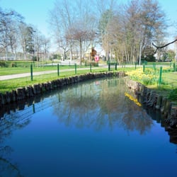 Parc Razon - Le plan d'eau - Au fond l'aire de jeux
