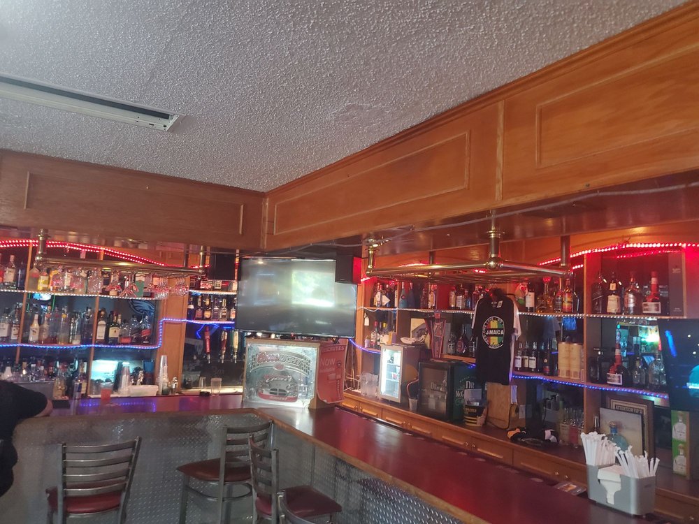 Myplace Bar & Grill Logo