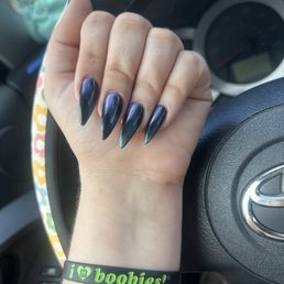 Michelle does it all! From nails to eyebrows she's the sweetest and you can tell she is passionate about her job. 10/10 would recommend