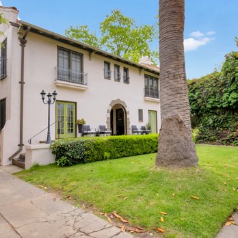 U production - 4K Photography & colorgrading - Real Estate Photography Near Me - Newport Beach, California U production - 4K Photography & colorgrading - Real Estate Photography Near Me - Newport Beach, California
