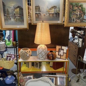 Vintage Vault - Nob Hill - Antiques Near Me - Albuquerque, New Mexico