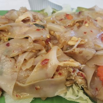 Bhan Baitong - Pad kee mao with spice label 7 - wasn't spicy and I added extra. - Thai Near Me - Lake Forest, California Bhan Baitong - Pad kee mao with spice label 7 - wasn't spicy and I added extra. - Thai Near Me - Lake Forest, California