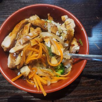 Umi Sushi & Sake - Chicken Teriyaki bowl Pretty good - Japanese Near Me - Bakersfield, California Umi Sushi & Sake - Chicken Teriyaki bowl Pretty good - Japanese Near Me - Bakersfield, California
