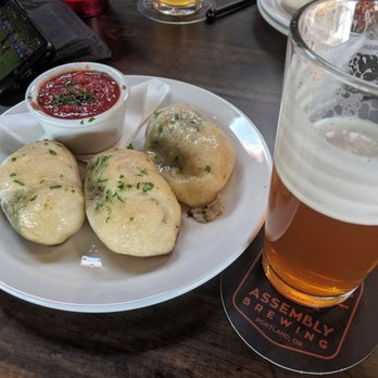Assembly Brewing - Pesto Rolls and Ekuanot ipa - Pizza Near Me - Portland, Oregon Assembly Brewing - Pesto Rolls and Ekuanot ipa - Pizza Near Me - Portland, Oregon