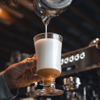 ES Café - Macchiato caramel - Coffee & Tea Near Me - Lévis, Quebec