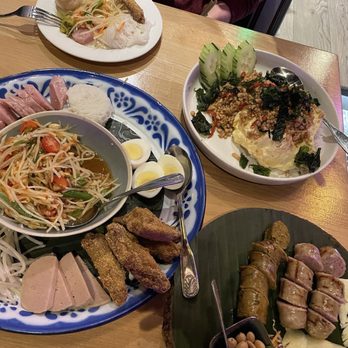 SabbVerr Thai Restaurant & Lounge - ST9. Som Tum Tard Sabbverr (sampler) - Thai Near Me - Seattle, Washington SabbVerr Thai Restaurant & Lounge - ST9. Som Tum Tard Sabbverr (sampler) - Thai Near Me - Seattle, Washington