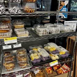 Lola's Filipino Cafe & Mini Store