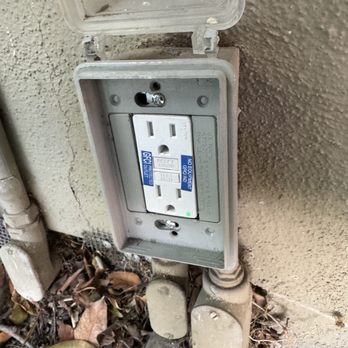 DualTech Solutions - New outlet - Electricians Near Me - Duarte, California
