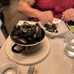Is there a dress code for brunch? Are dress shorts & a polo acceptable? — La Goulue Palm Beach