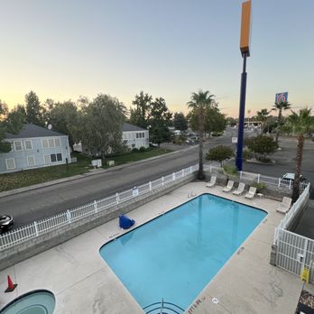 Comfort Suites Red Bluff Near I-5 - Pool and Hot Tub - Hotels Near Me - Red Bluff, California Comfort Suites Red Bluff Near I-5 - Pool and Hot Tub - Hotels Near Me - Red Bluff, California