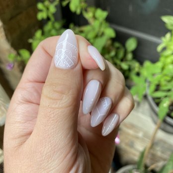 Lumera Nail Salon - Nail Salons Near Me - Chicago, Illinois