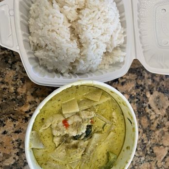Jatujak - Green curry with rice $13.95 - Thai Near Me - Richmond Hill, Ontario