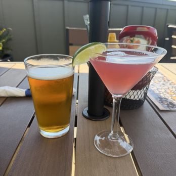Lazy Beagle - Sweetwater IPA and Cosmopolitan martini - Pubs Near Me - Sweetwater, Tennessee Lazy Beagle - Sweetwater IPA and Cosmopolitan martini - Pubs Near Me - Sweetwater, Tennessee
